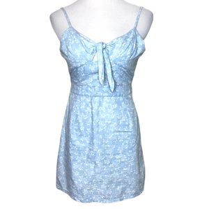 Everly Blue Floral Dress Size Small